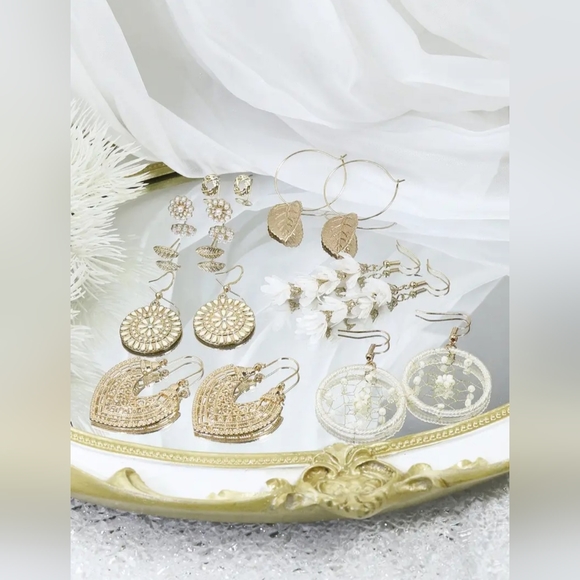 NWT Handmade 8 peice gold faux pearl and rhinestones tassle hoop earrings - Picture 5 of 6